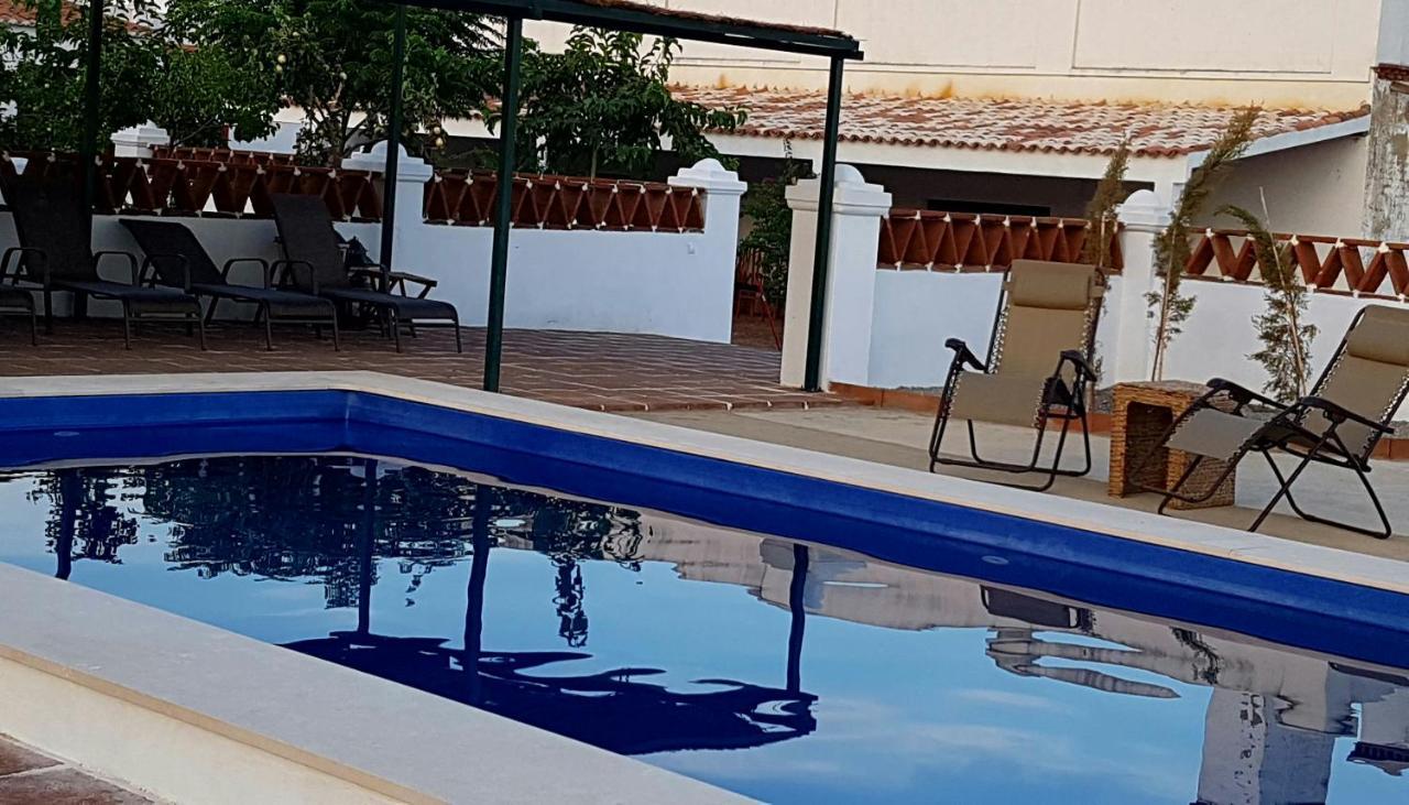 Finca La Rinconada Calamonte Екстериор снимка